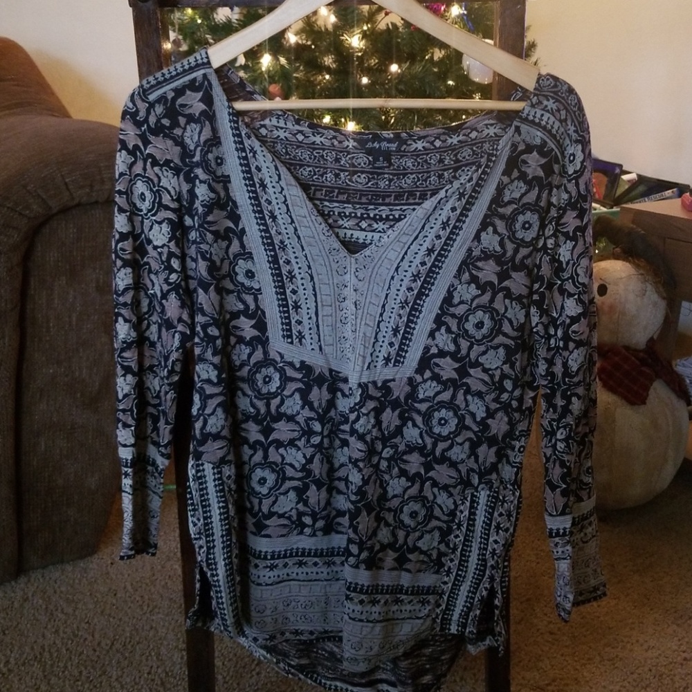 Hi-low 3/4 sleeve shirt